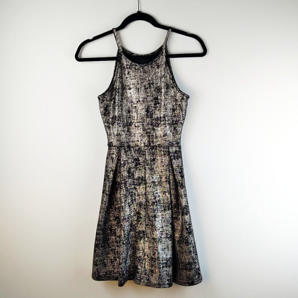 Metallic Fit&Flair Spaghetti Strap Stretch Bodice Pleated Midi Dress Sz S